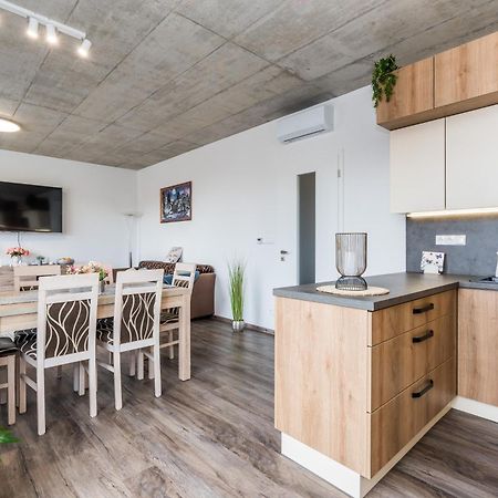 Perla Hradce 401 Appartement Hradec Králové Buitenkant foto