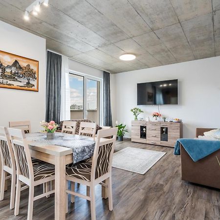 Perla Hradce 401 Appartement Hradec Králové Buitenkant foto