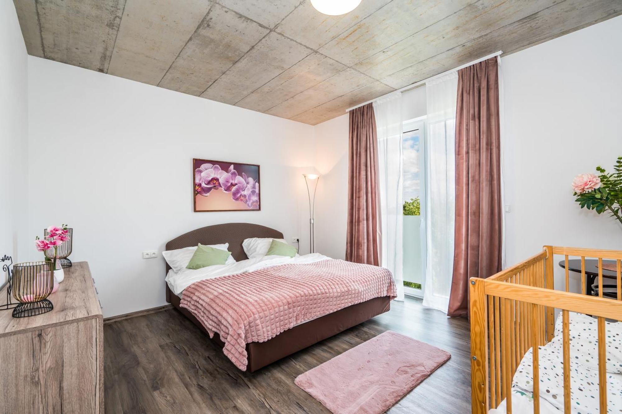 Perla Hradce 401 Appartement Hradec Králové Buitenkant foto