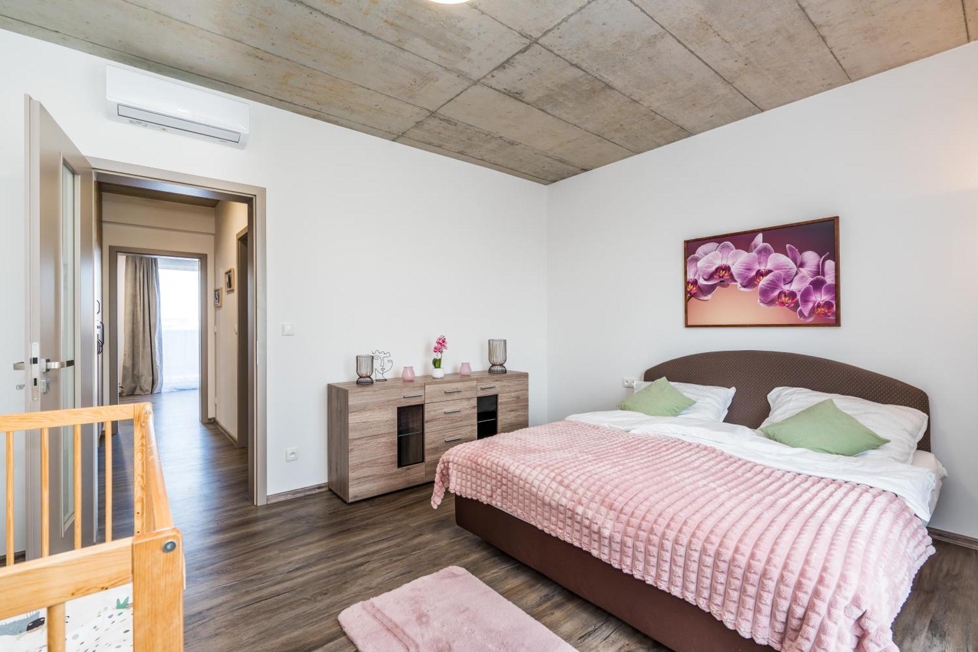 Perla Hradce 401 Appartement Hradec Králové Buitenkant foto