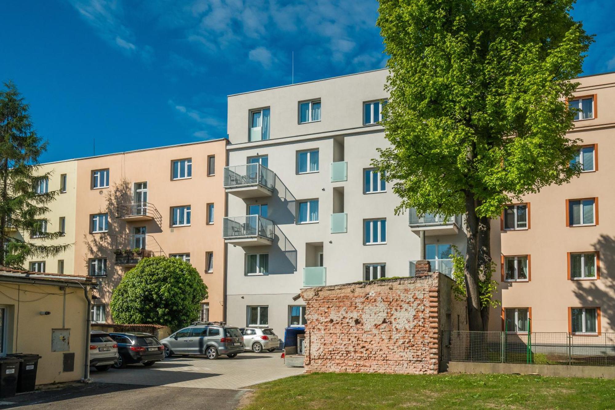 Perla Hradce 401 Appartement Hradec Králové Buitenkant foto